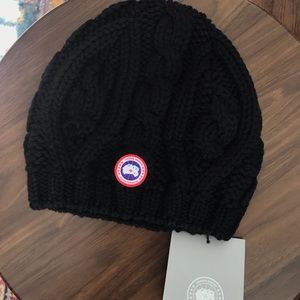 Canada Goose black beanie- 100% Merino Wool